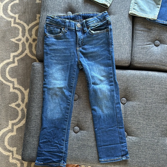 Three pairs of gap jeans - Picture 2 of 6